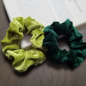 Green Velvety Scrunchies, NEW, 2.
